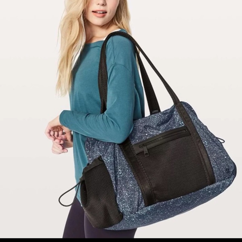 NWT Lululemon Everywhere Duffel 27L